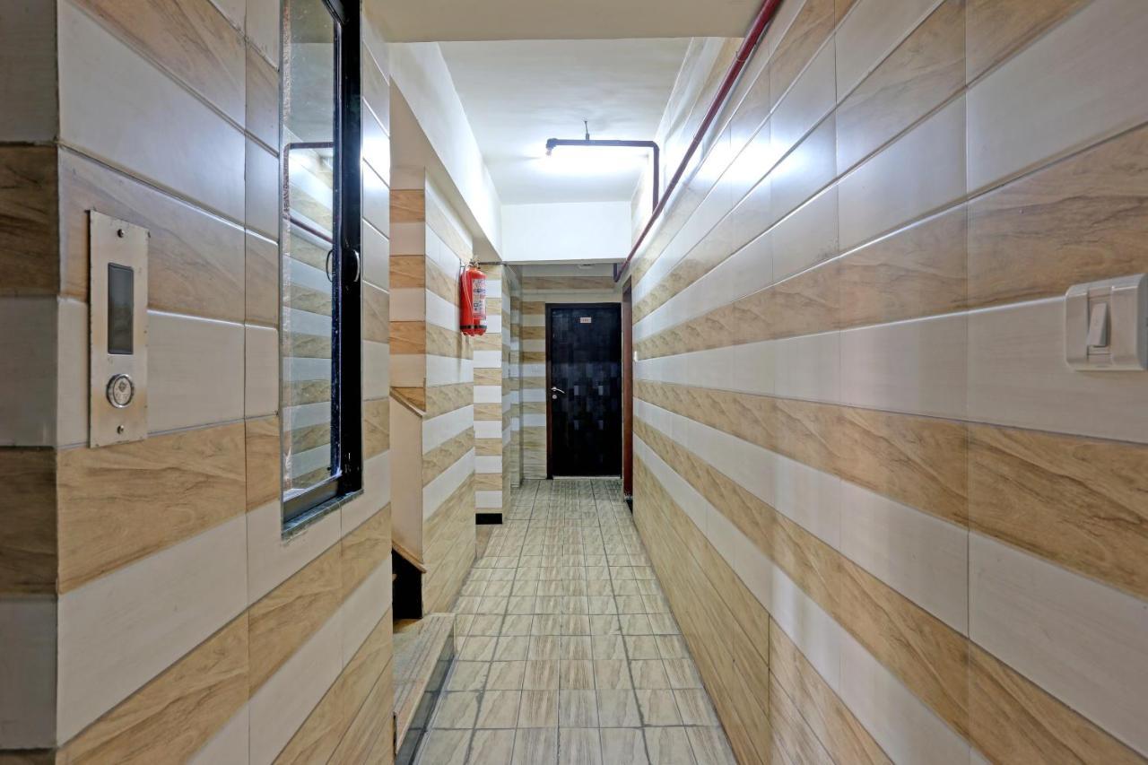 Capital O 79386 Hotel Emirates مومباي المظهر الخارجي الصورة