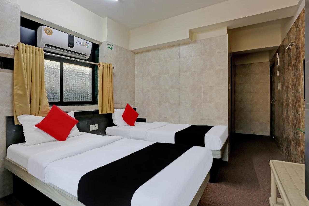 Capital O 79386 Hotel Emirates مومباي المظهر الخارجي الصورة